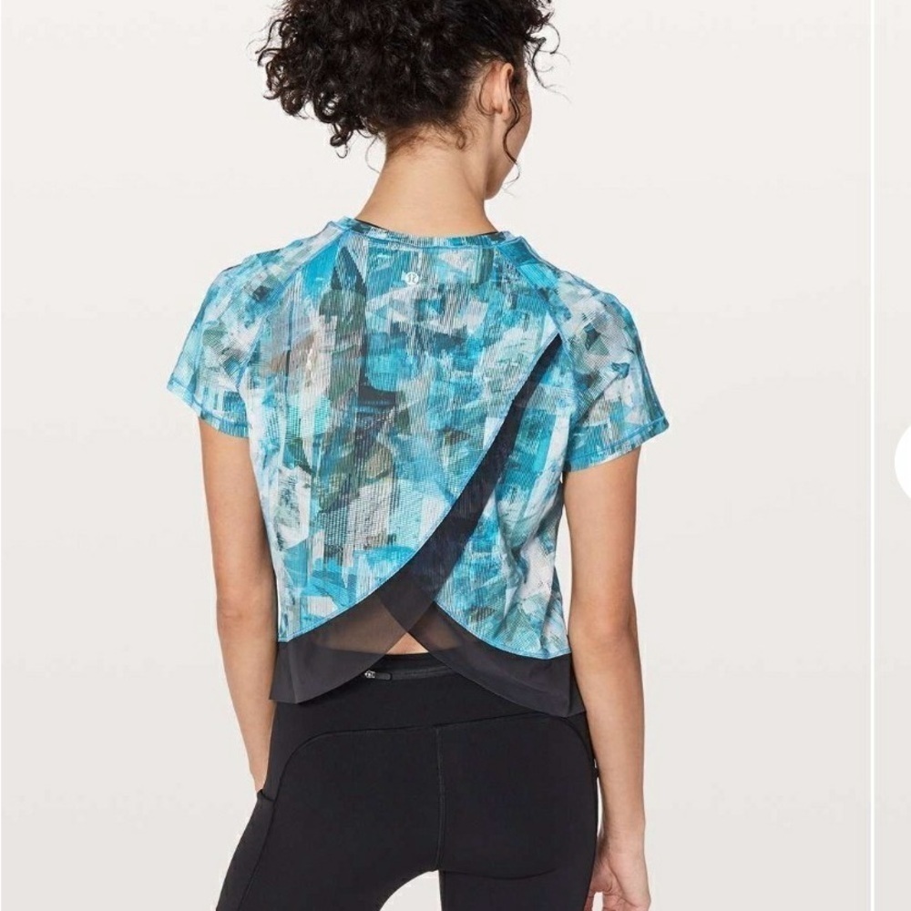 Lululemon quick pace top